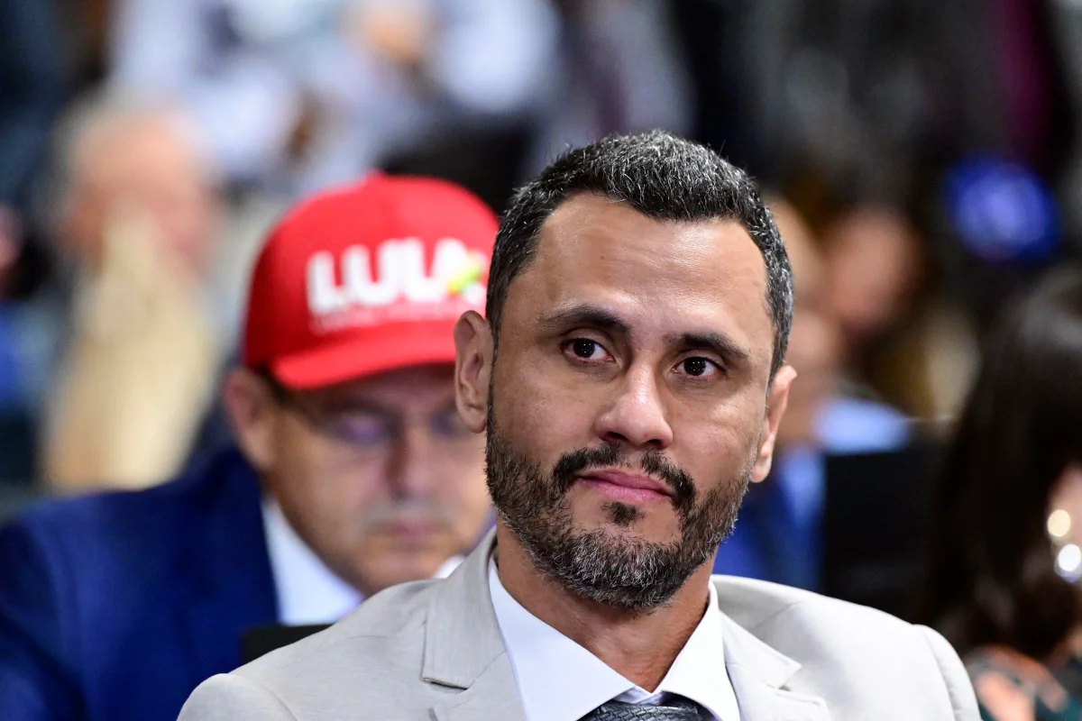 Calado sobre a vitória de Lula, Cleitinho está "chateado", conta aliado