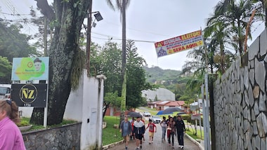 Mudança de local de votação entre escolas a 700m uma da outra divide eleitores na zona norte de SP