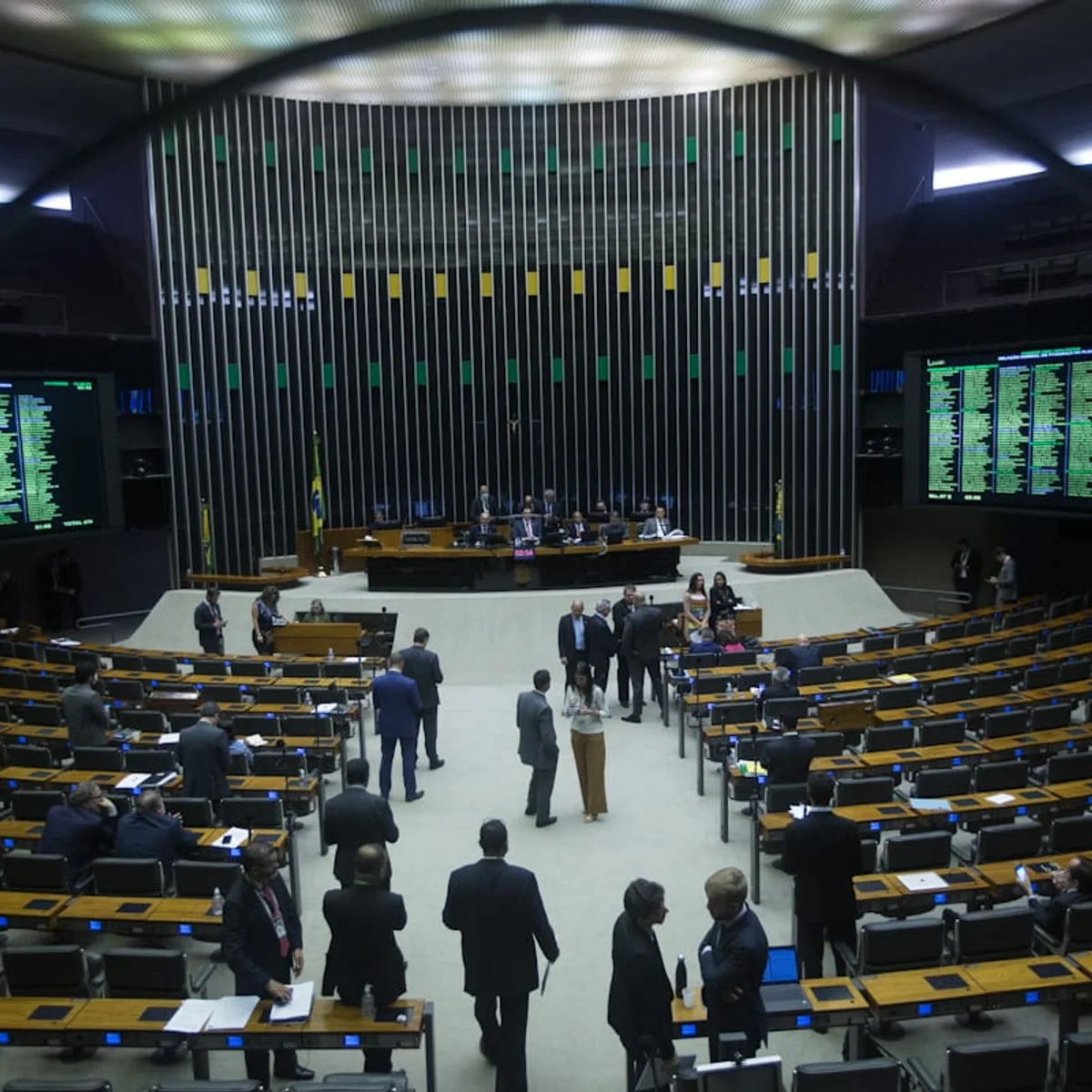 Câmara vai implementar fim da 6x1 na semana que vem, diz Motta