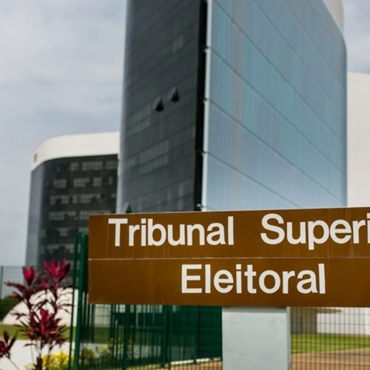 TSE envia mais de 1 milhão de alertas sobre alteração em locais de votação