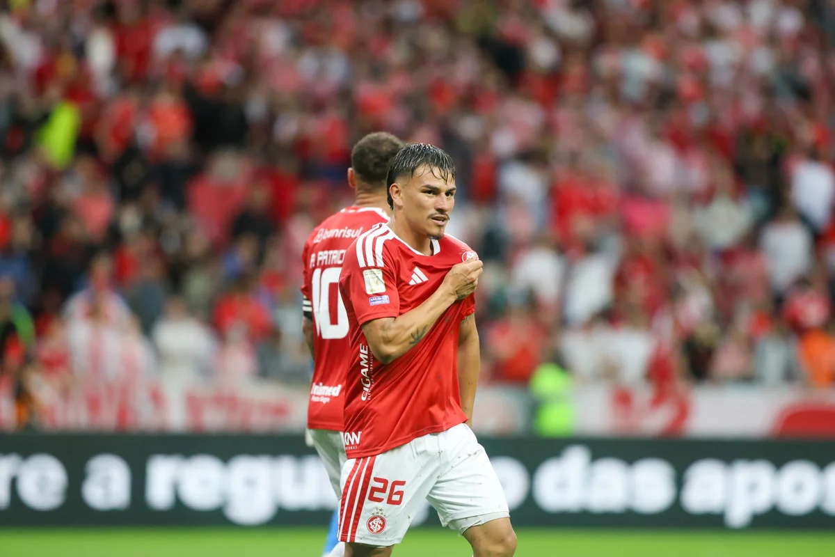 Brasileirão: Internacional bate Botafogo por 3 x 0 no Beira-Rio